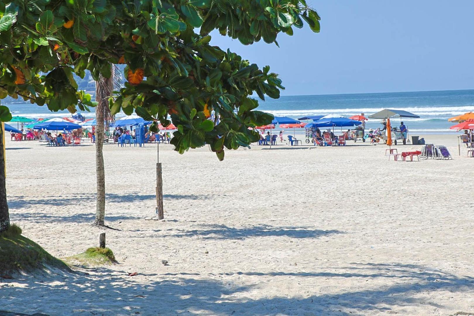 Apto A 500 Metros Da Praia Da Enseada Γκουαρούχα Εξωτερικό φωτογραφία
